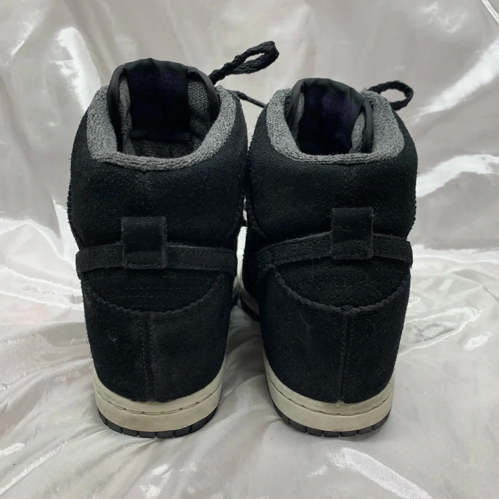 Nike Black and Purple Women's Sneakers - Picture 5 of 6